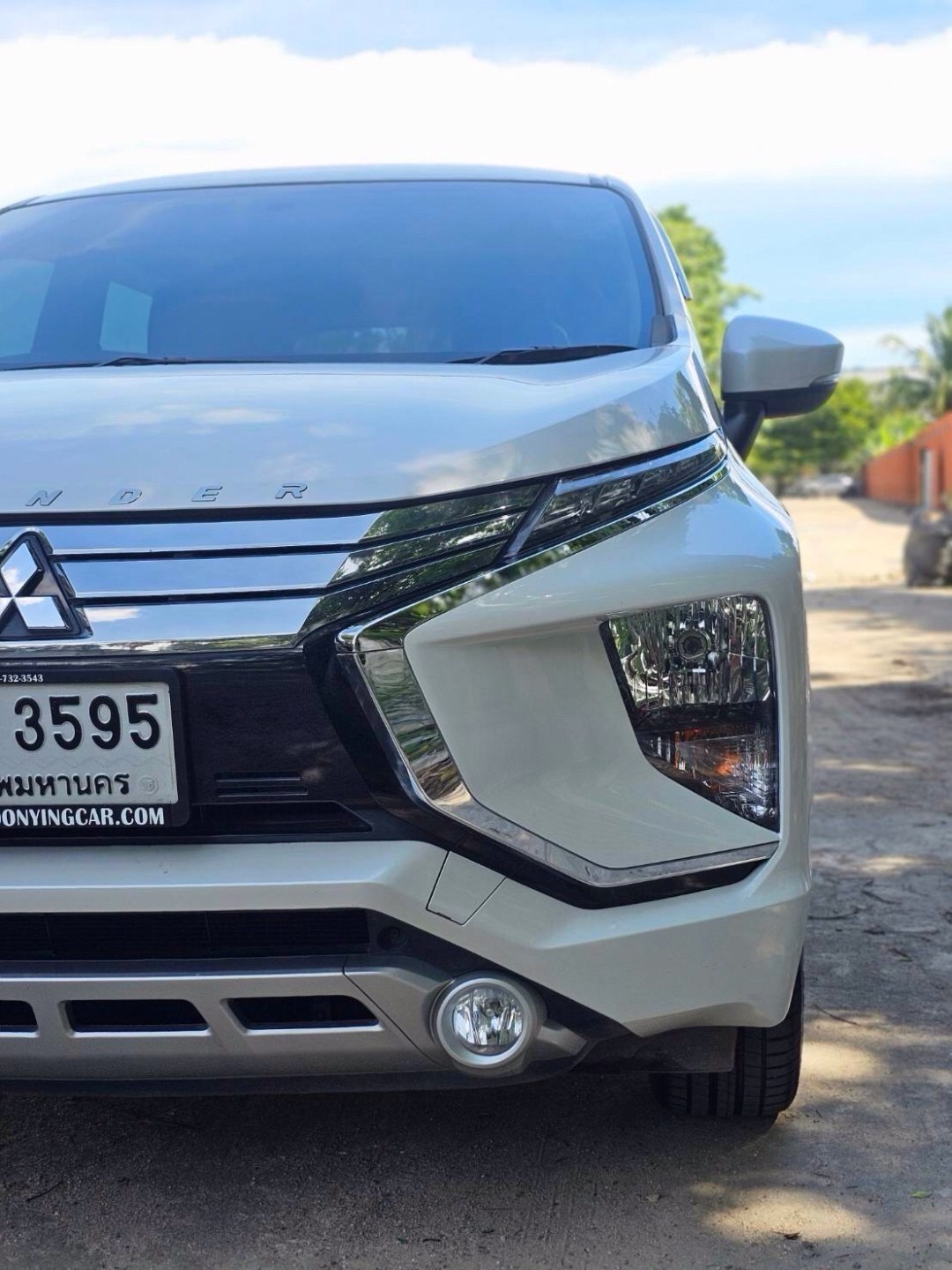 2019 Mitsubishi Xpander สีขาว