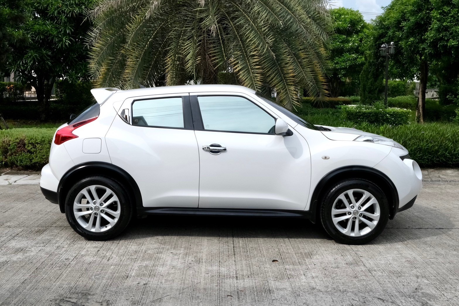 Nissan Juke 1.6V ปี2014 สีขาว ออโต้ เบนซิน