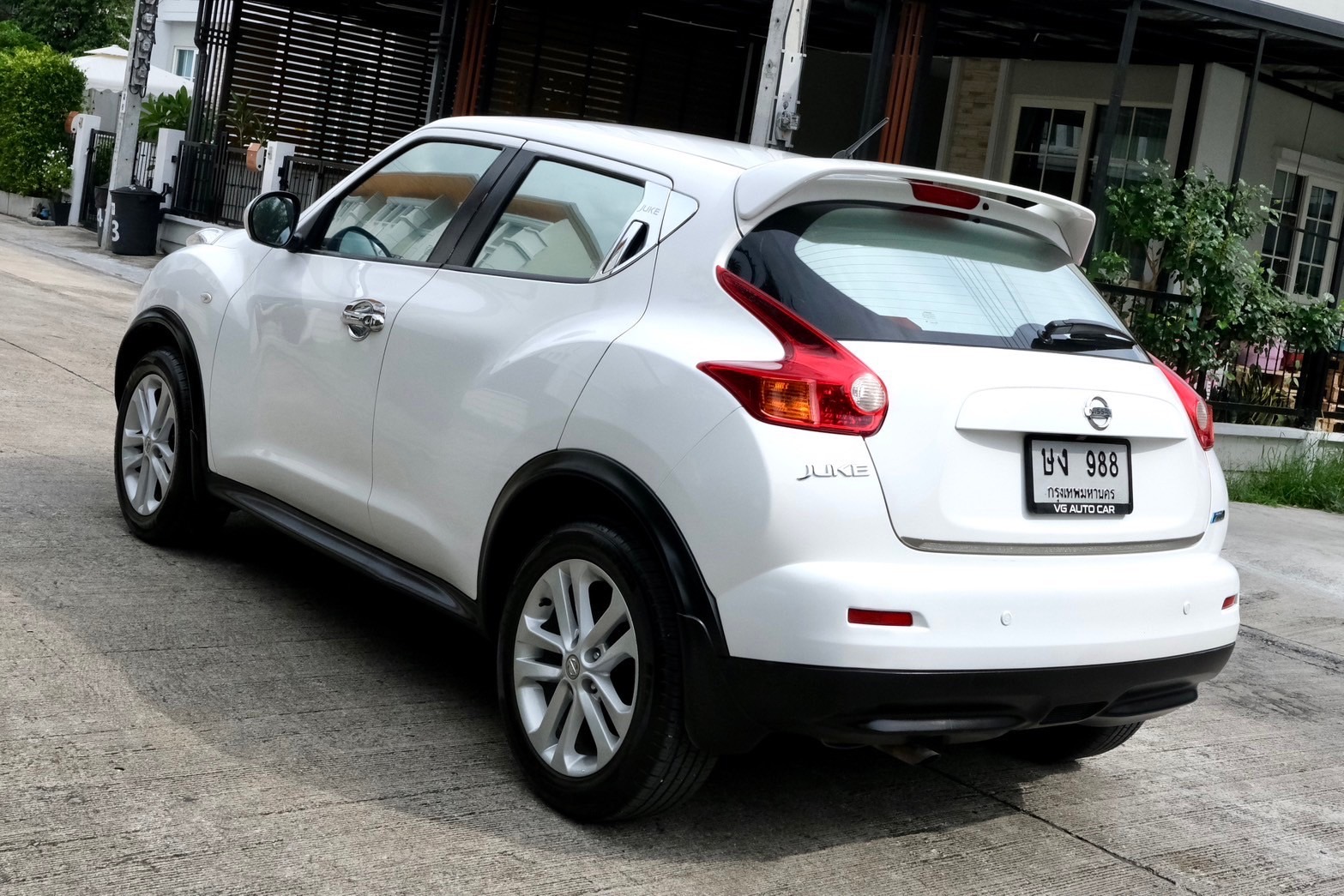 Nissan Juke 1.6V ปี2014 สีขาว ออโต้ เบนซิน