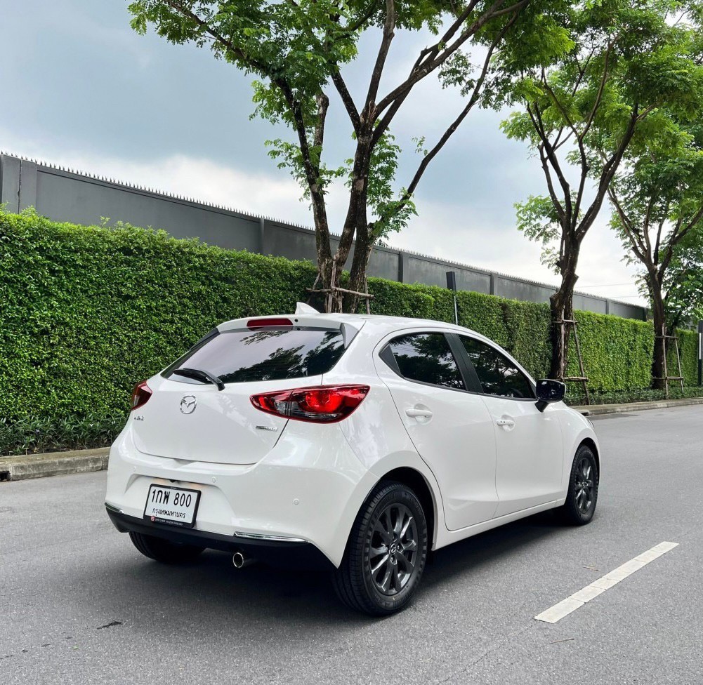 #MAZDA 2 1.3 SP Top Hatchback MNC ปี2020 สีขาวมุก ไมล์ 1,700 km. รถสวย สภาพใหม่เอี่ยม