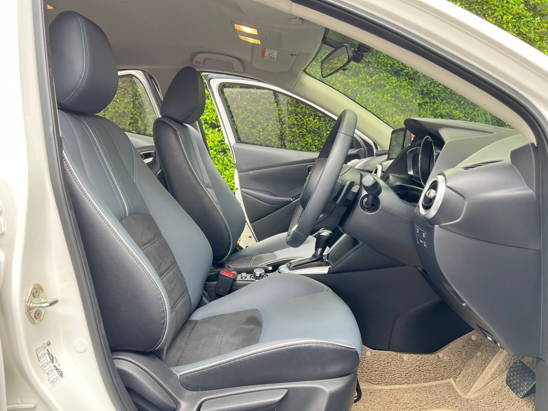 #MAZDA 2 1.3 SP Top Hatchback MNC ปี2020 สีขาวมุก ไมล์ 1,700 km. รถสวย สภาพใหม่เอี่ยม