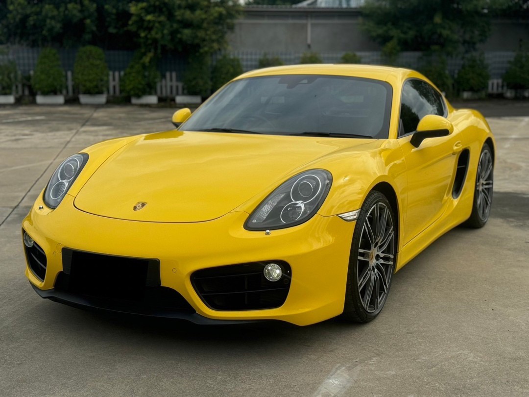 2016 Porsche 981 Cayman สีเหลือง