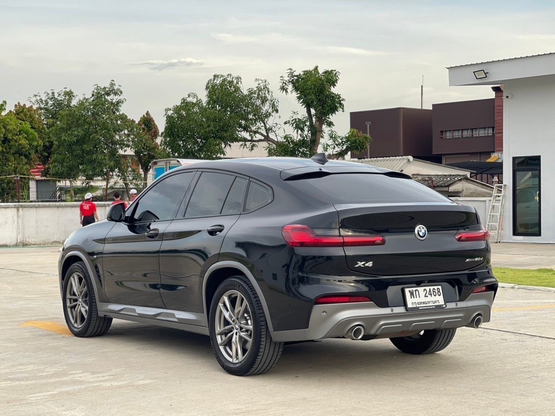 2020 BMW X4 G02 สีดำ