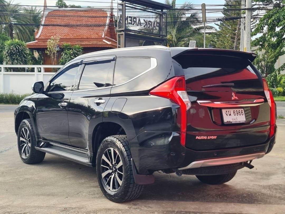 2018 Mitsubishi Pajero Sport สีดำ