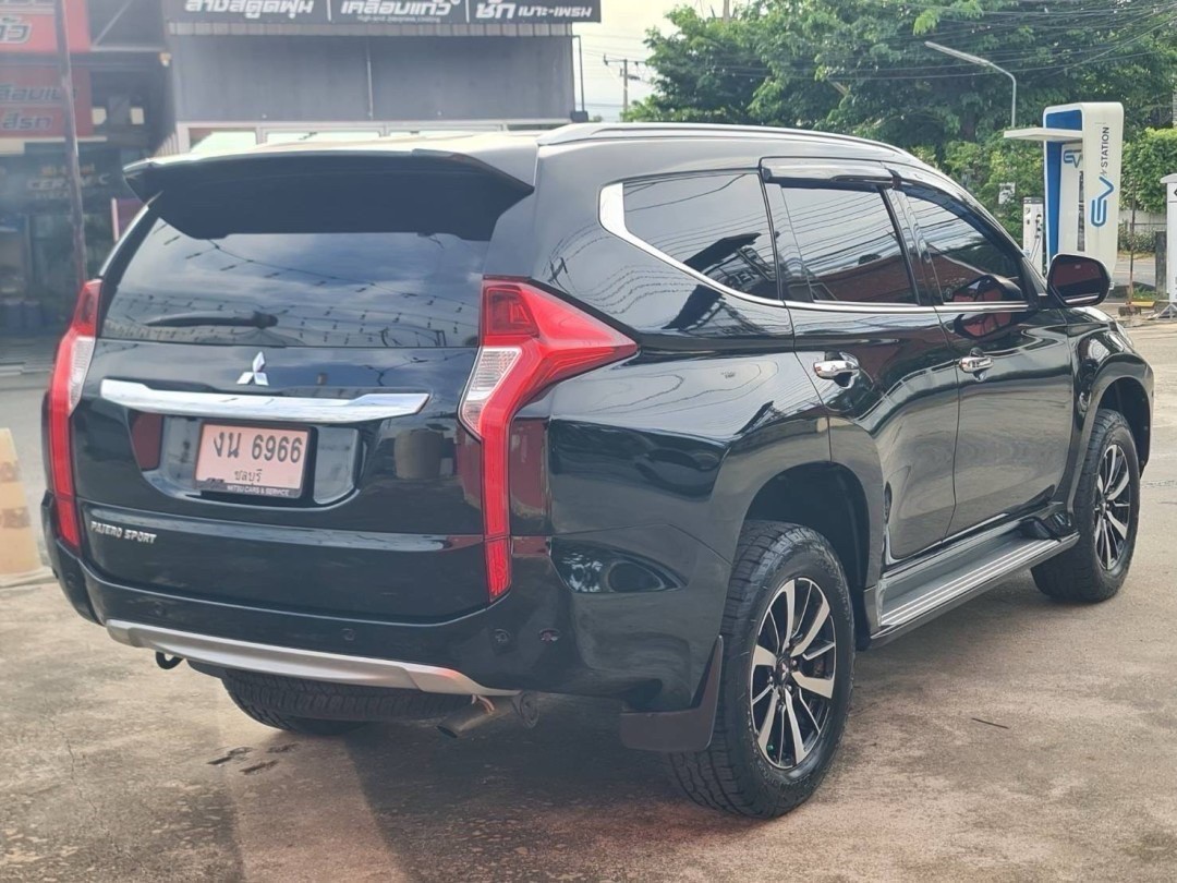 2018 Mitsubishi Pajero Sport สีดำ