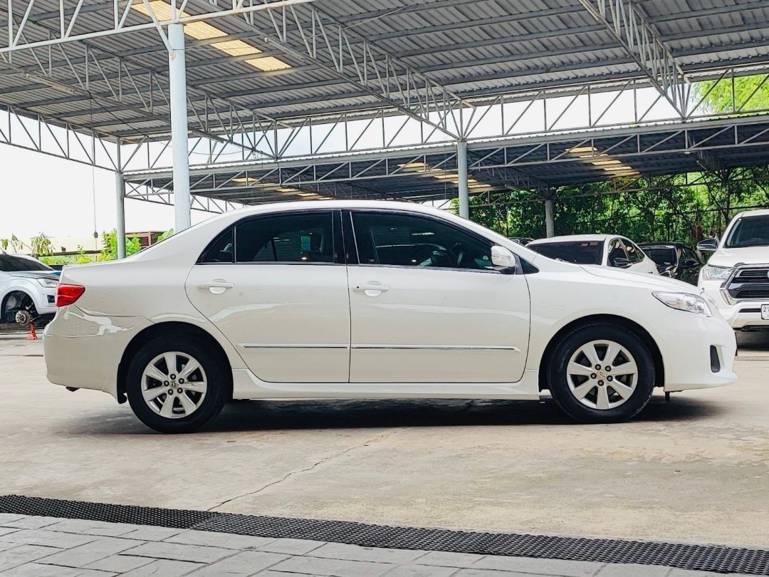 2012 Toyota Altis 1.2 CNG สีขาว