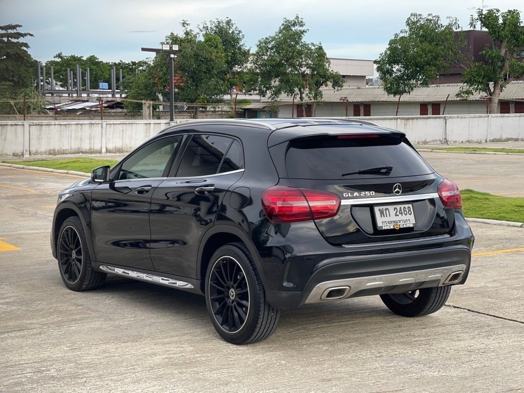 2017 Mercedes-Benz GLA-Class GLA250 สีดำ