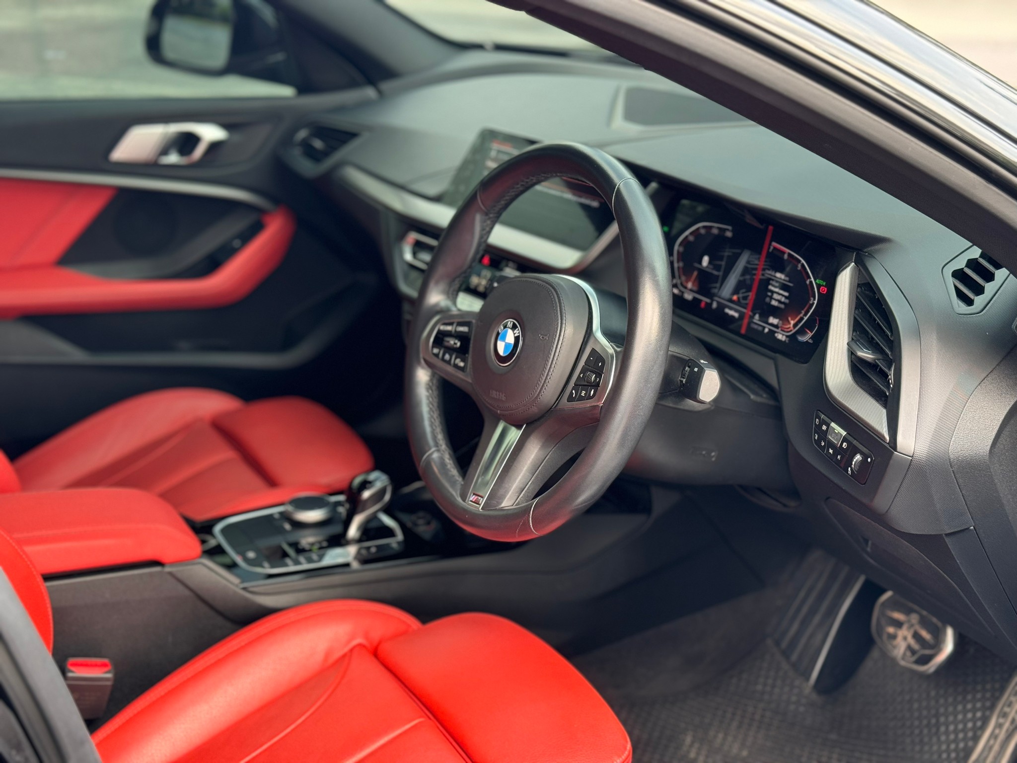 2021 BMW 220i Grand Coupe M SPORT สีดำ