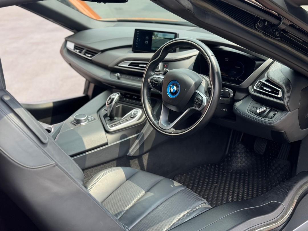 2018 BMW i8 Roadster สีส้ม