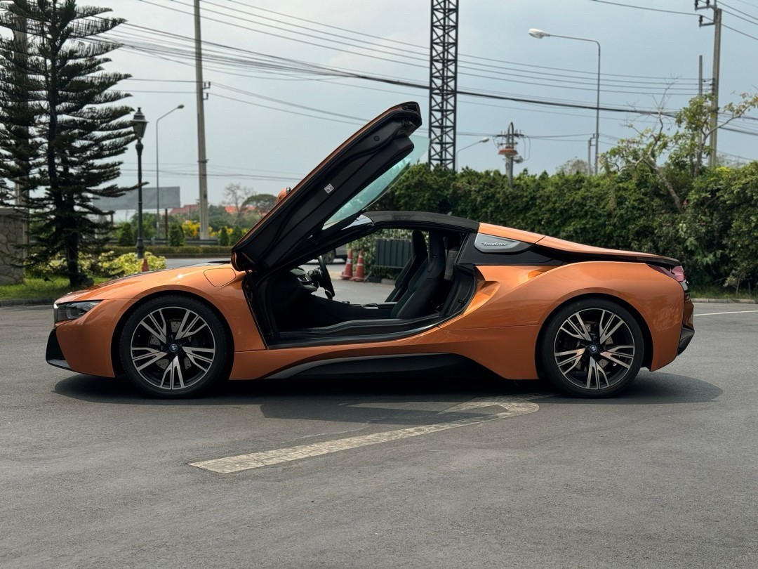 2018 BMW i8 Roadster สีส้ม