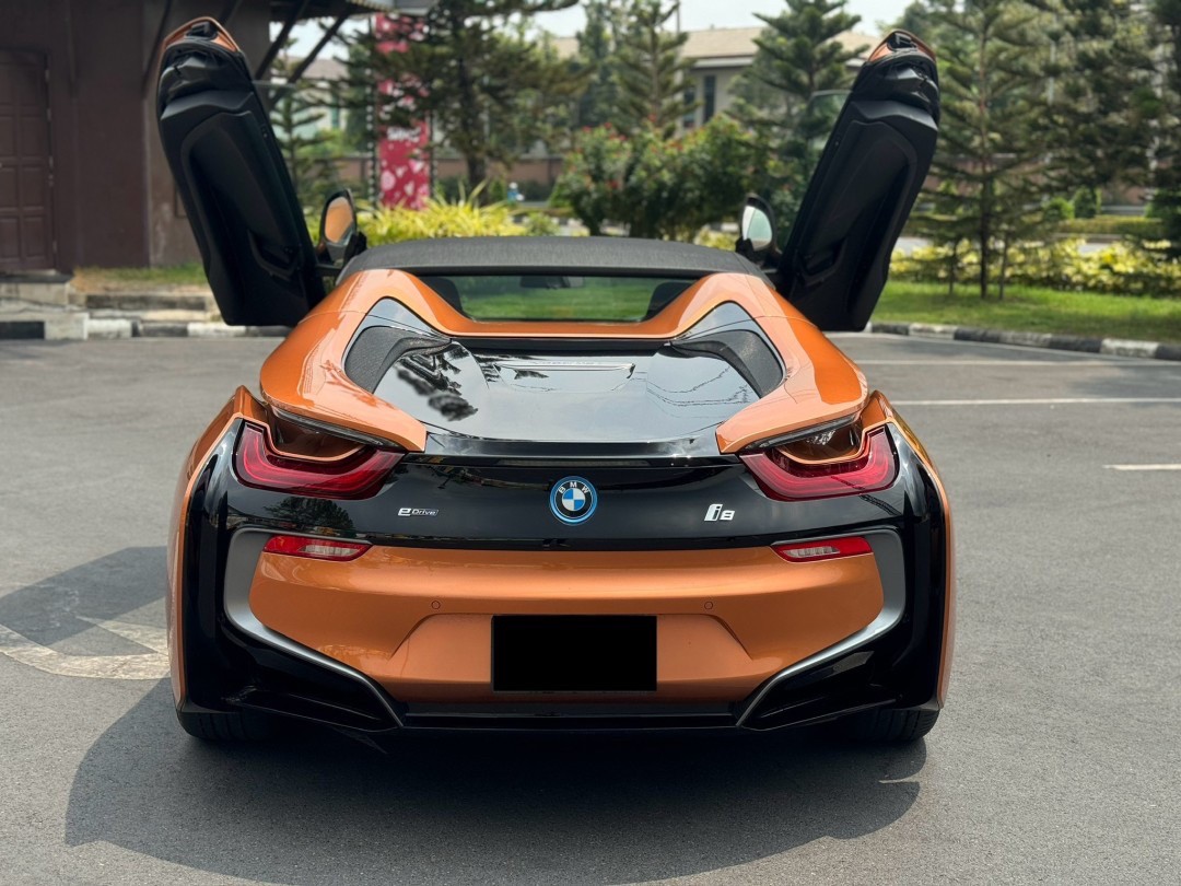 2018 BMW i8 Roadster สีส้ม