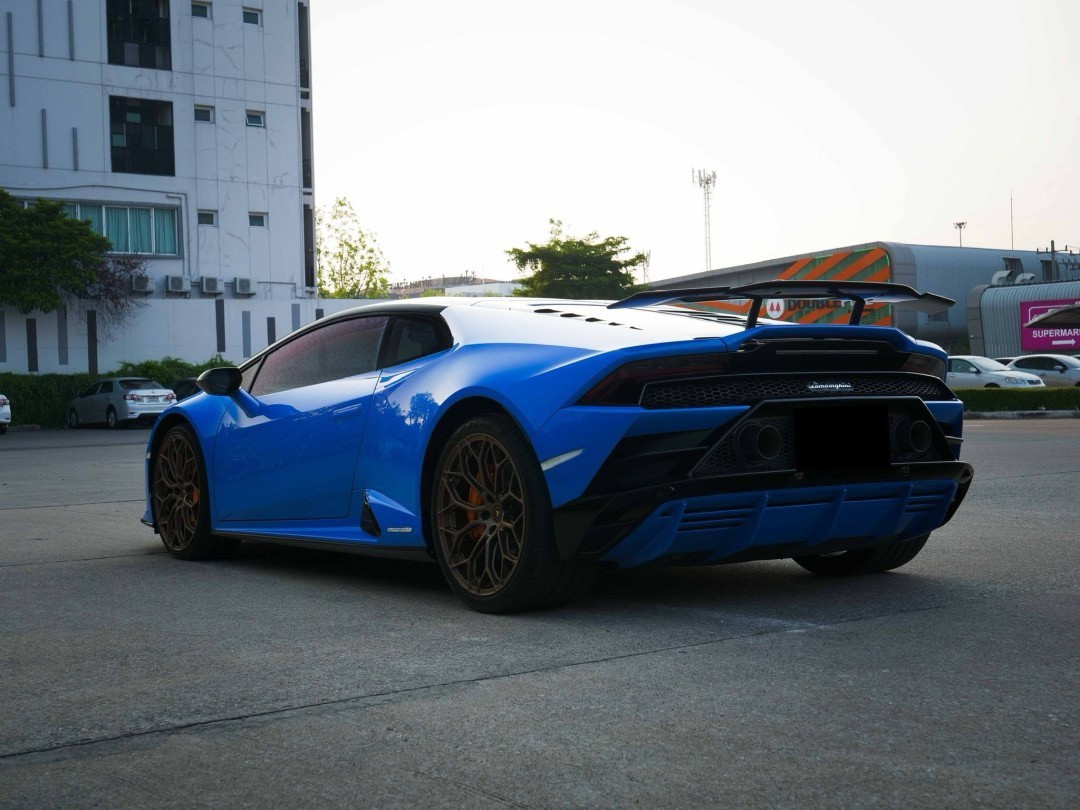 2020 Lamborghini Huracan EVO สีฟ้า