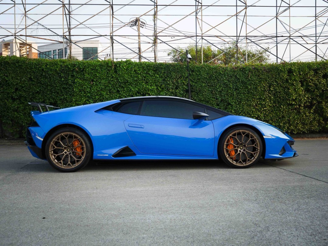 2020 Lamborghini Huracan EVO สีฟ้า