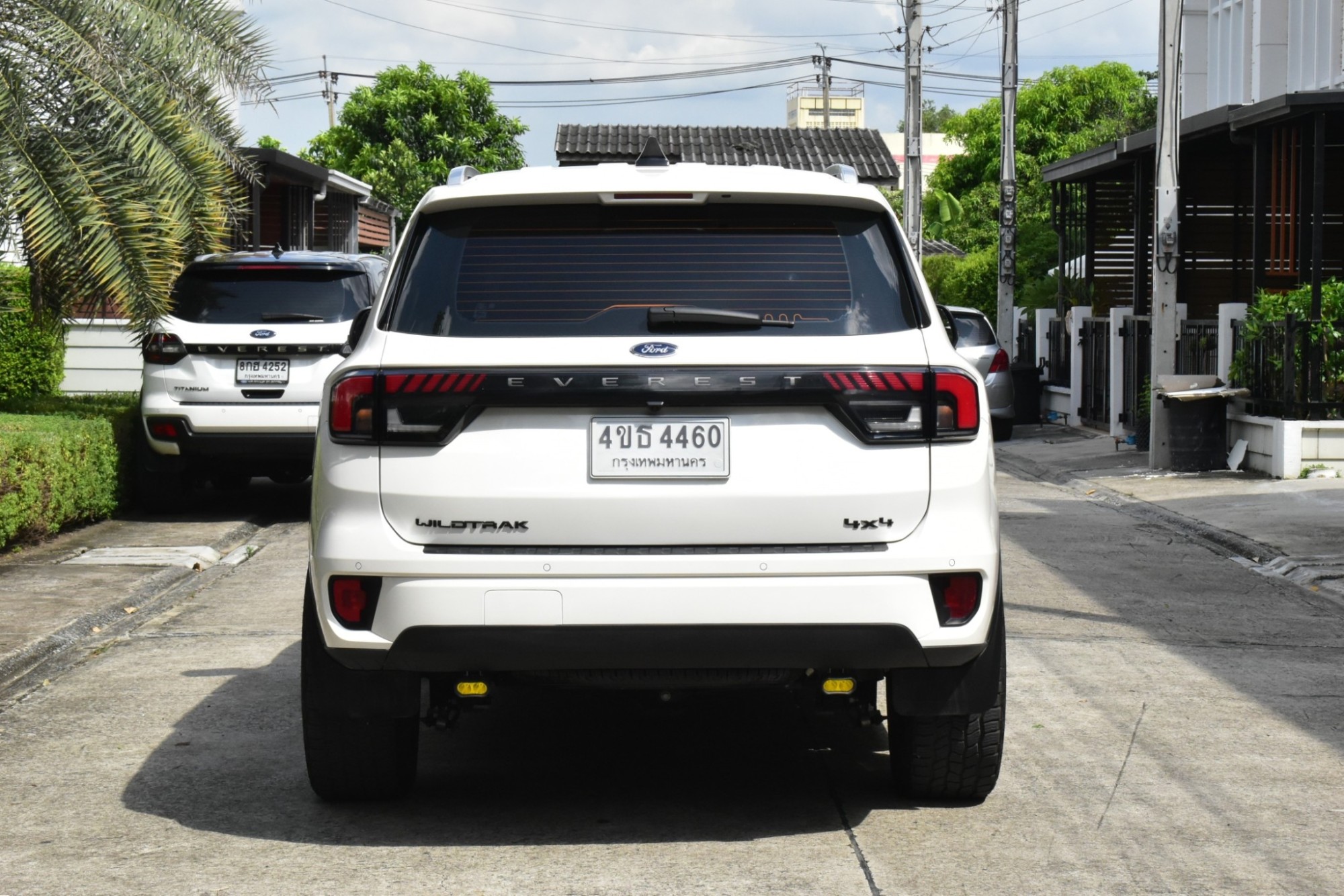 Ford Everest 2.0 BI-TURBO 4WD Wildtrak เกียร์ :ออโต้ เครื่องยนต์ :ดีเซล สี :ขาว ปี 2023