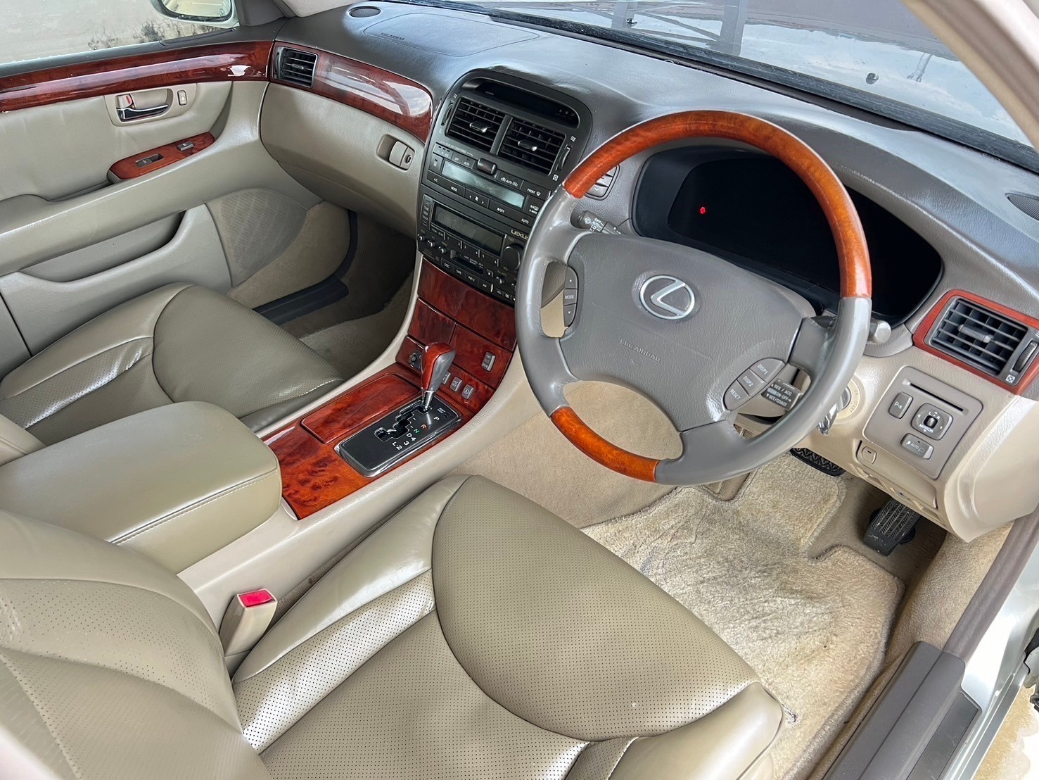 2003 Lexus Gen3 LS430 สีทอง