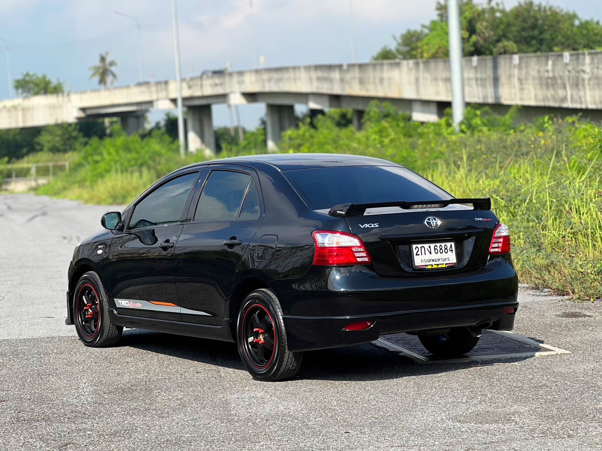 TOYOTA VIOS 1.5 TRD sportivo ปี 2013 แท้ ชุดแต่งโรงงาน สเกิร์ตรอบคัน สปอยเลอร์ ภายใน เบาะ TRD แม็ก airbag abs เป็นตัวพิเศษ