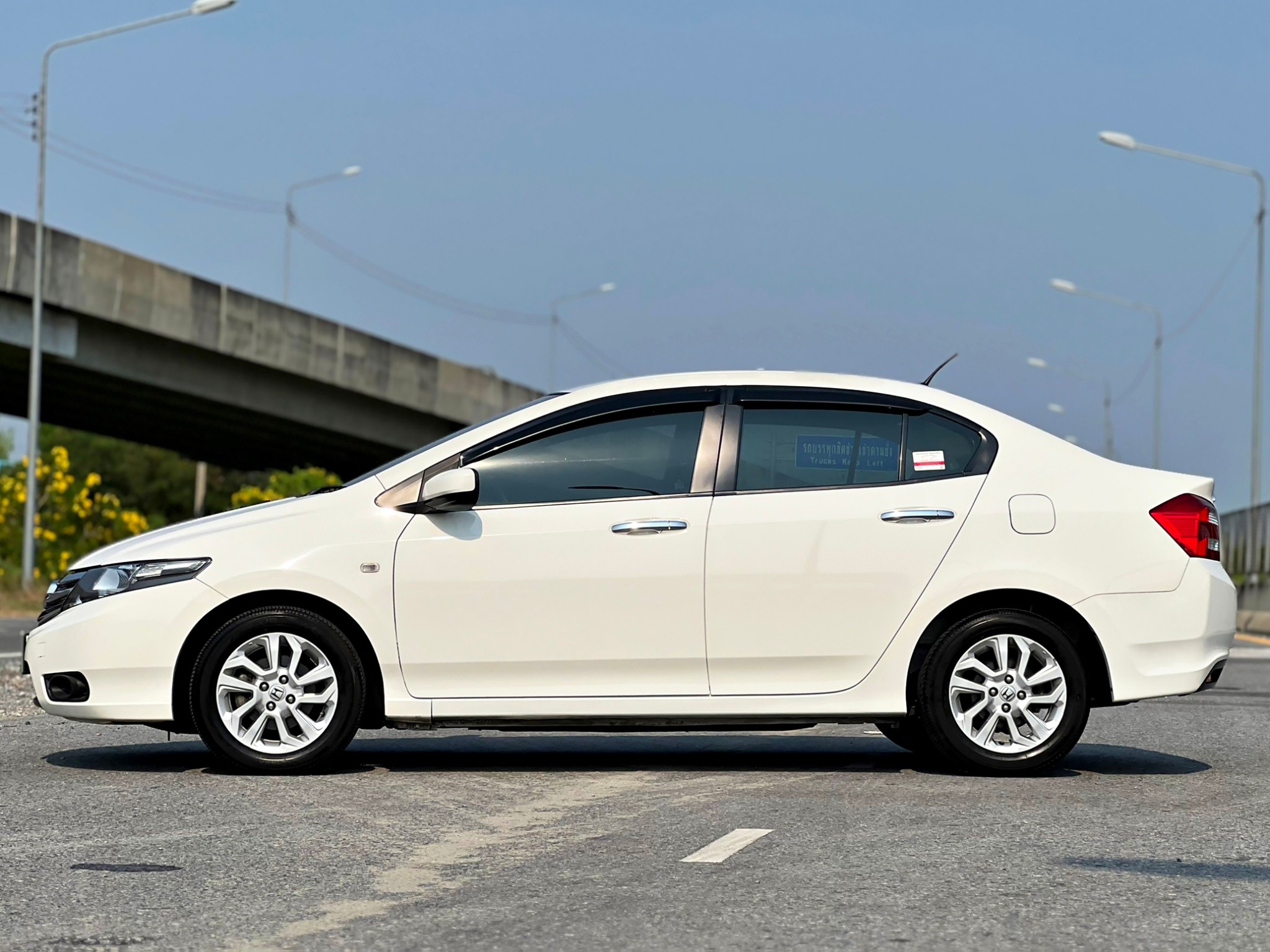 Honda City รุ่น V 1500cc. เกียร์ออโต้ ปี2013 จัดเต็ม ไมล์แท้ 50,000 km.