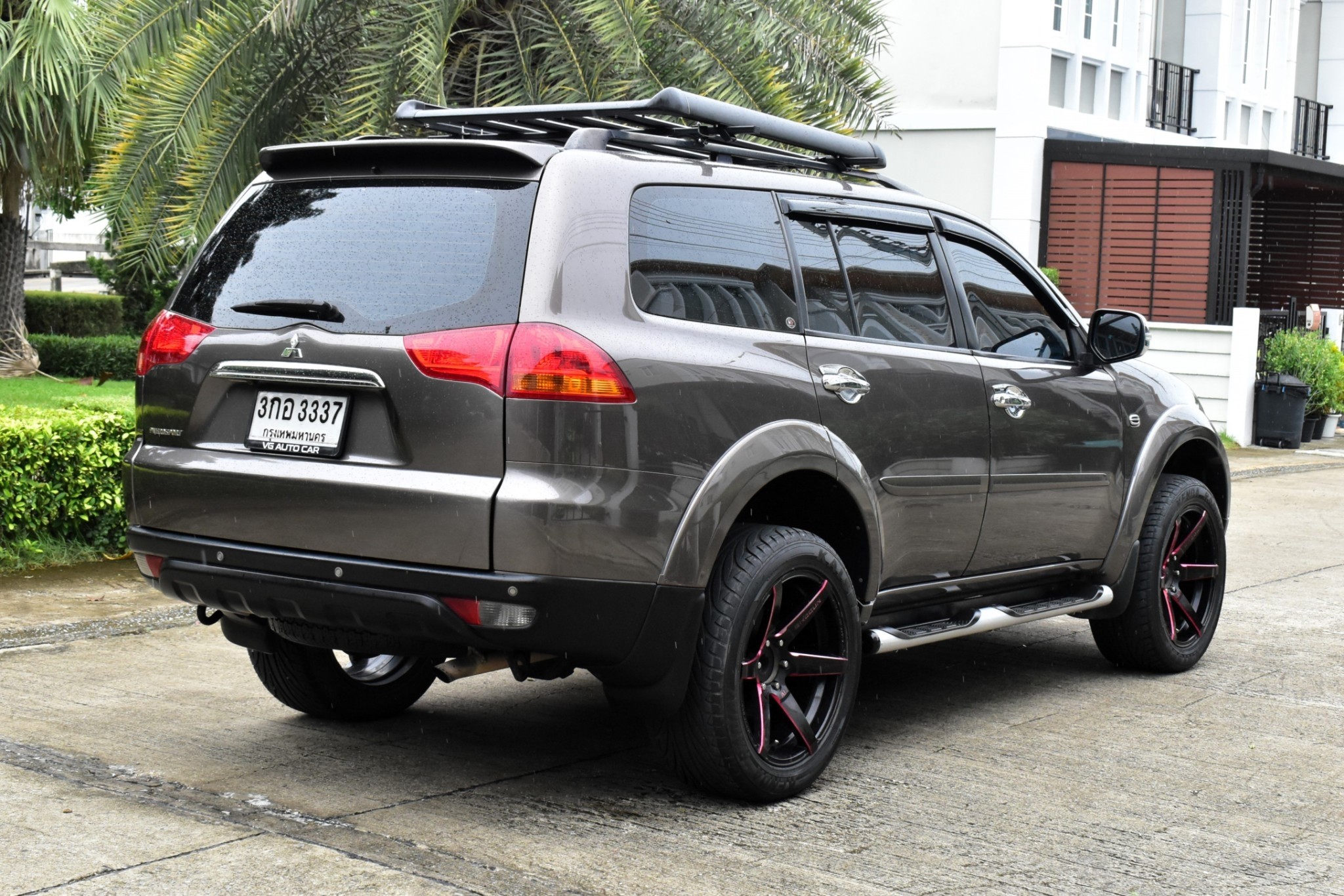 Mitsubishi Pajero 2.5 GT 2WD ปี: 2012 เกียร์: ออโต้ เครื่องยนต์: ดีเซล สี:น้ำตาล