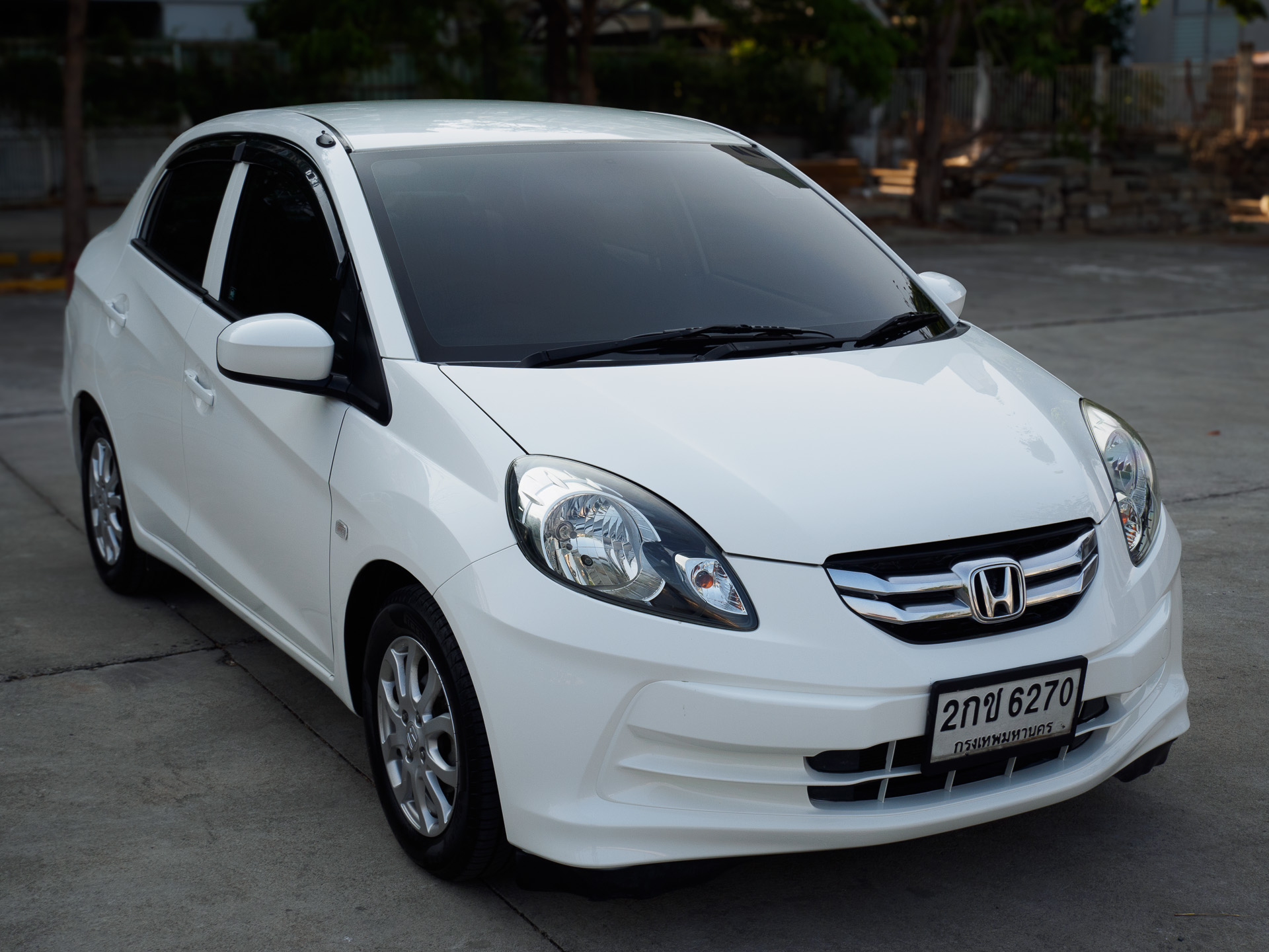 2013 Honda Brio Amaze สีขาว