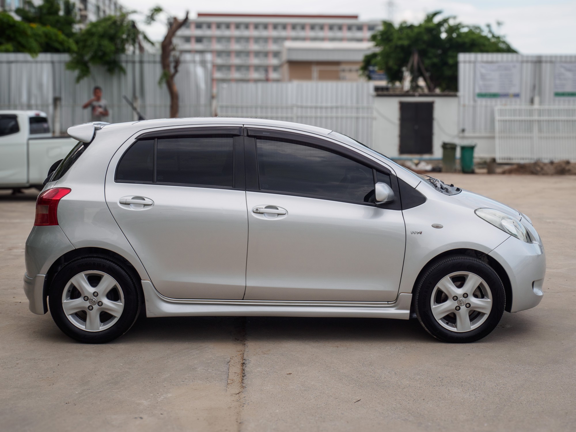 2009 Toyota Yaris สีเงิน