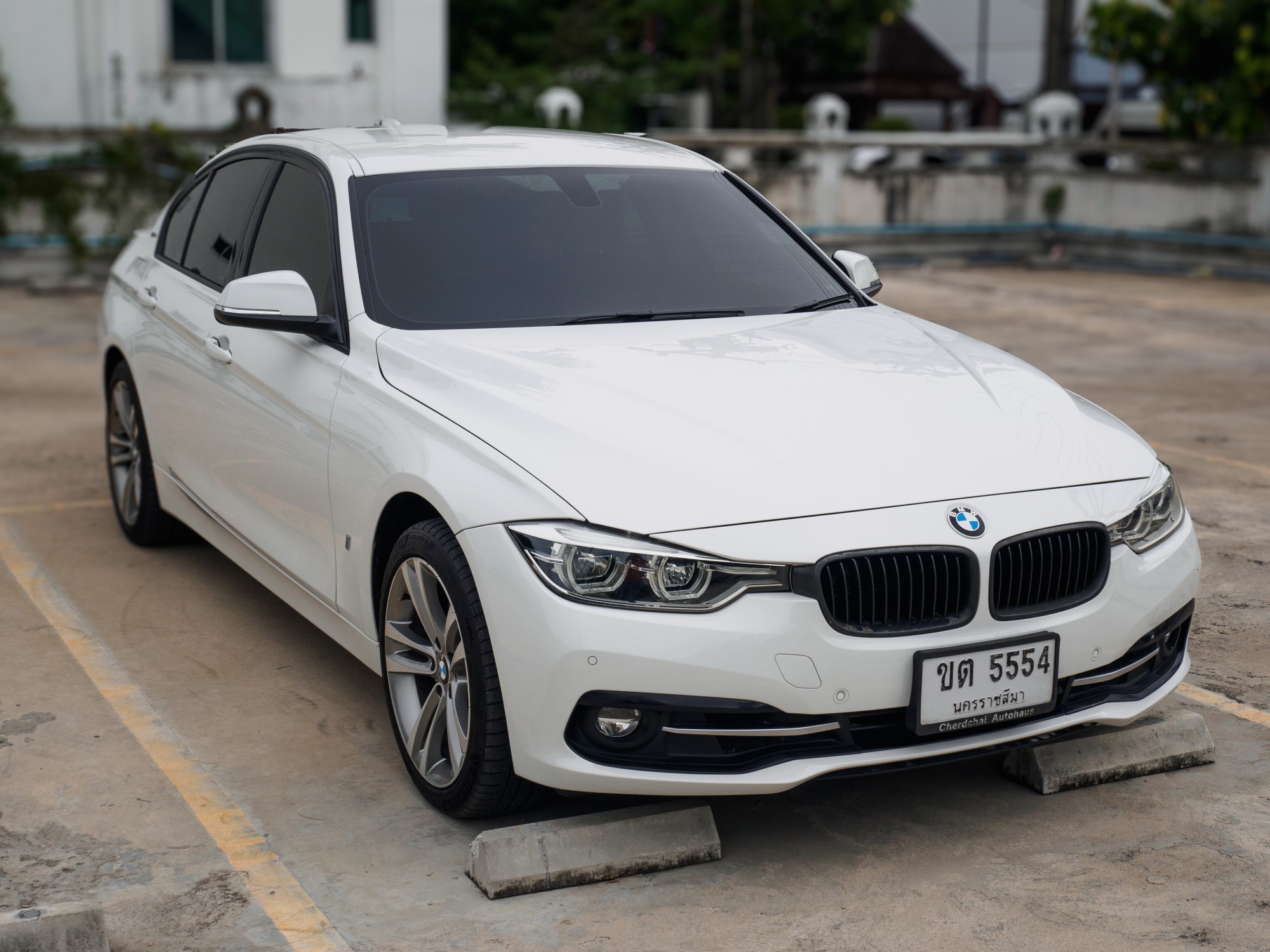 2019 BMW 3 Series F30 330e สีขาว