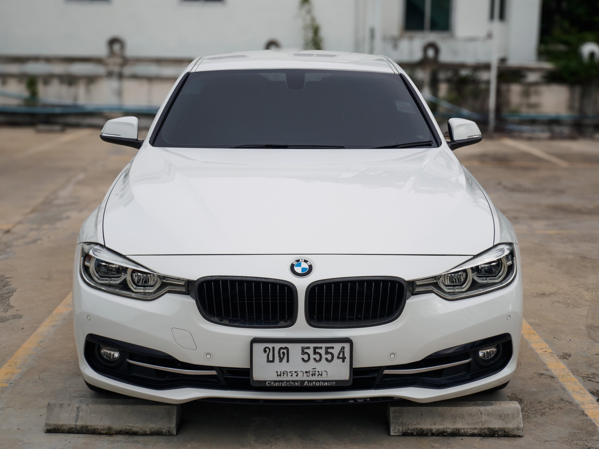 2019 BMW 3 Series F30 330e สีขาว