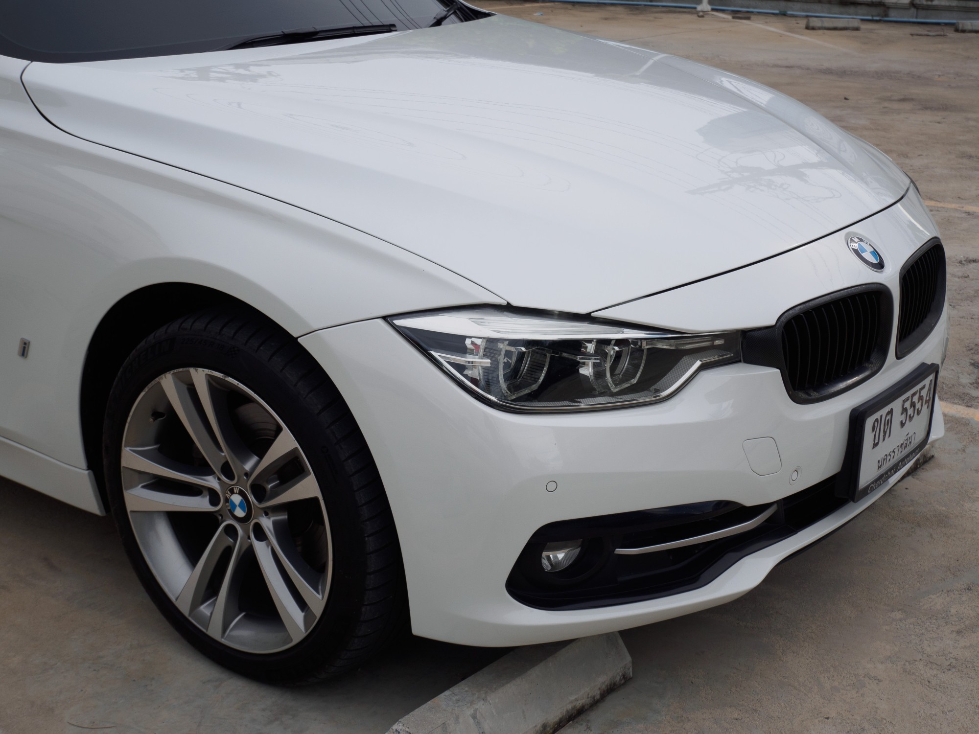 2019 BMW 3 Series F30 330e สีขาว