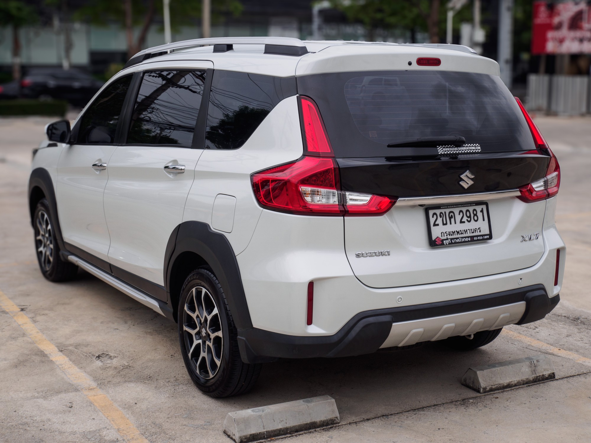 2021 Suzuki XL7 สีขาว