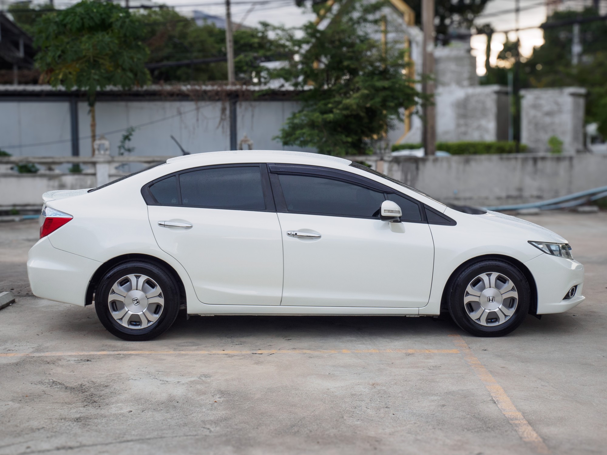 2014 Honda Civic FB สีขาว