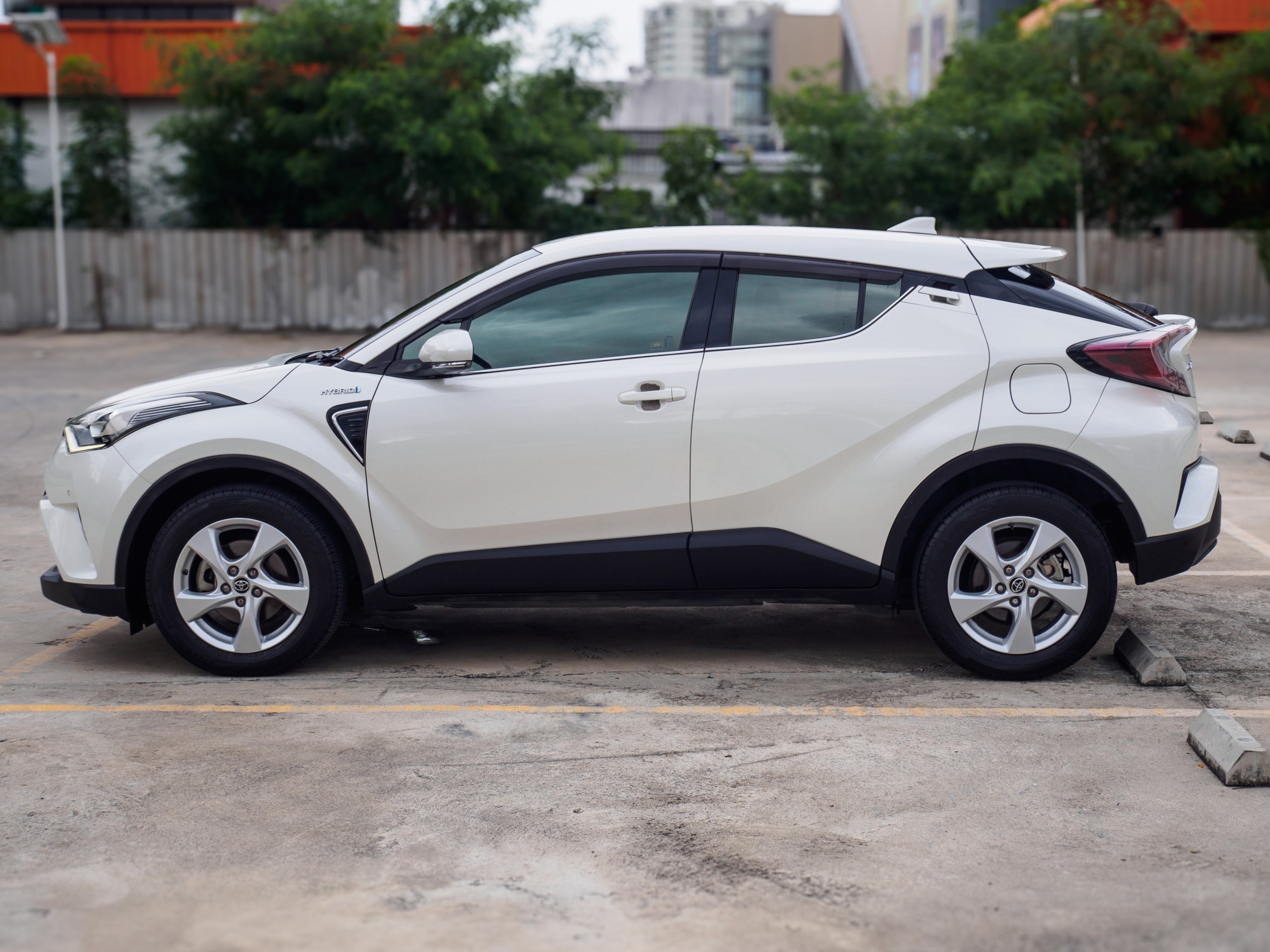 2020 Toyota C-HR สีขาว