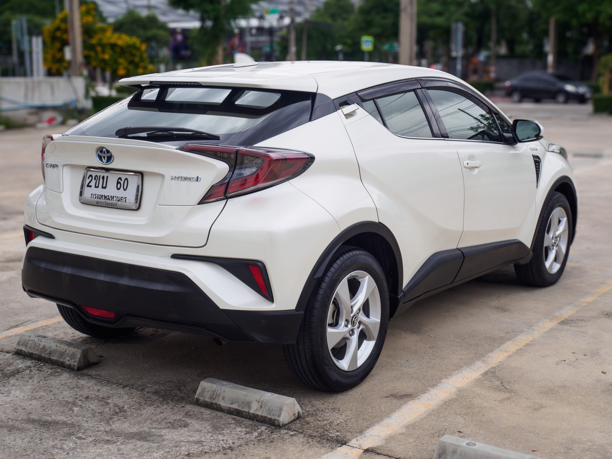 2020 Toyota C-HR สีขาว