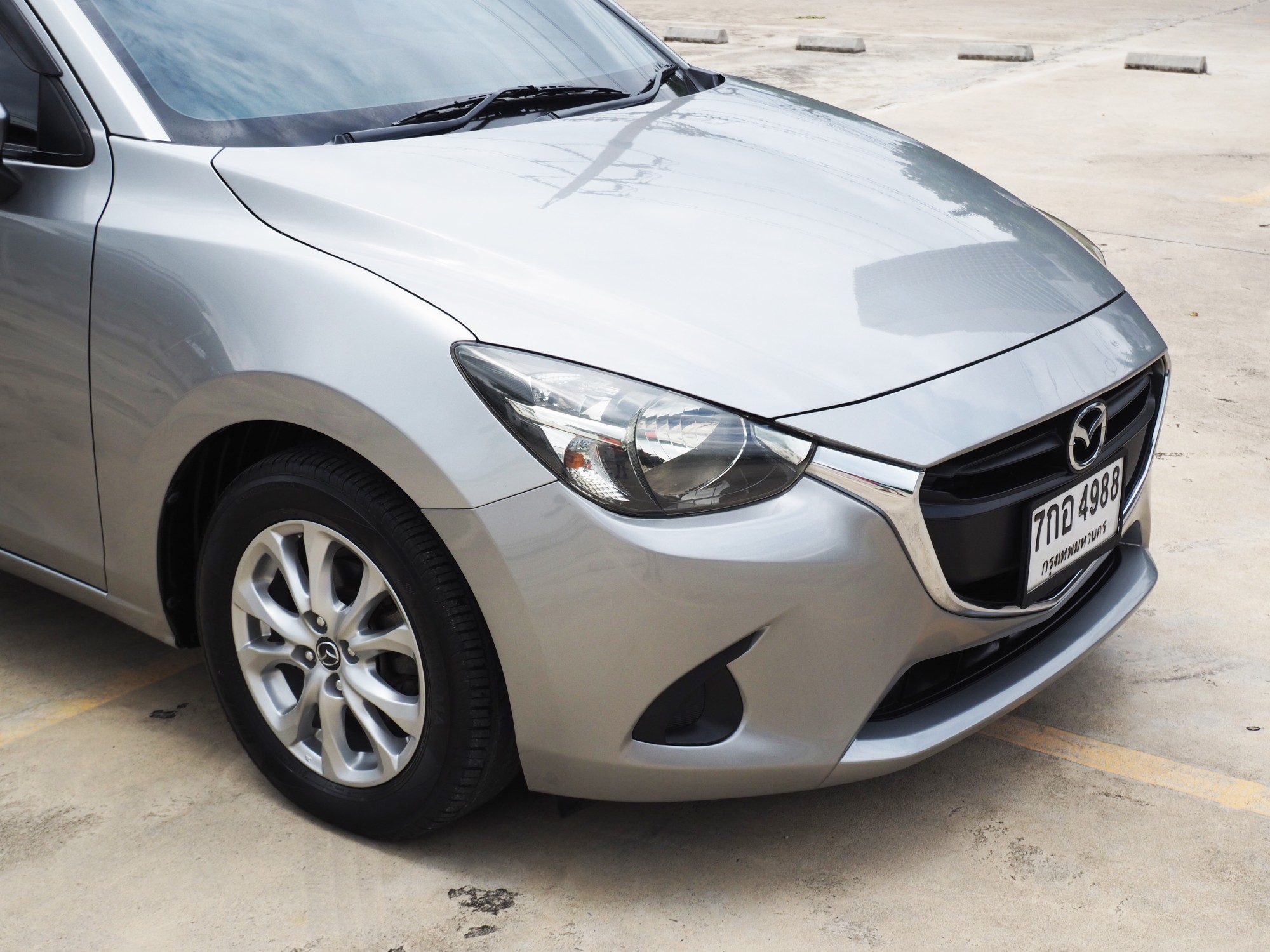 2018 Mazda 2 Hatchback (5 ประตู) สีเงิน