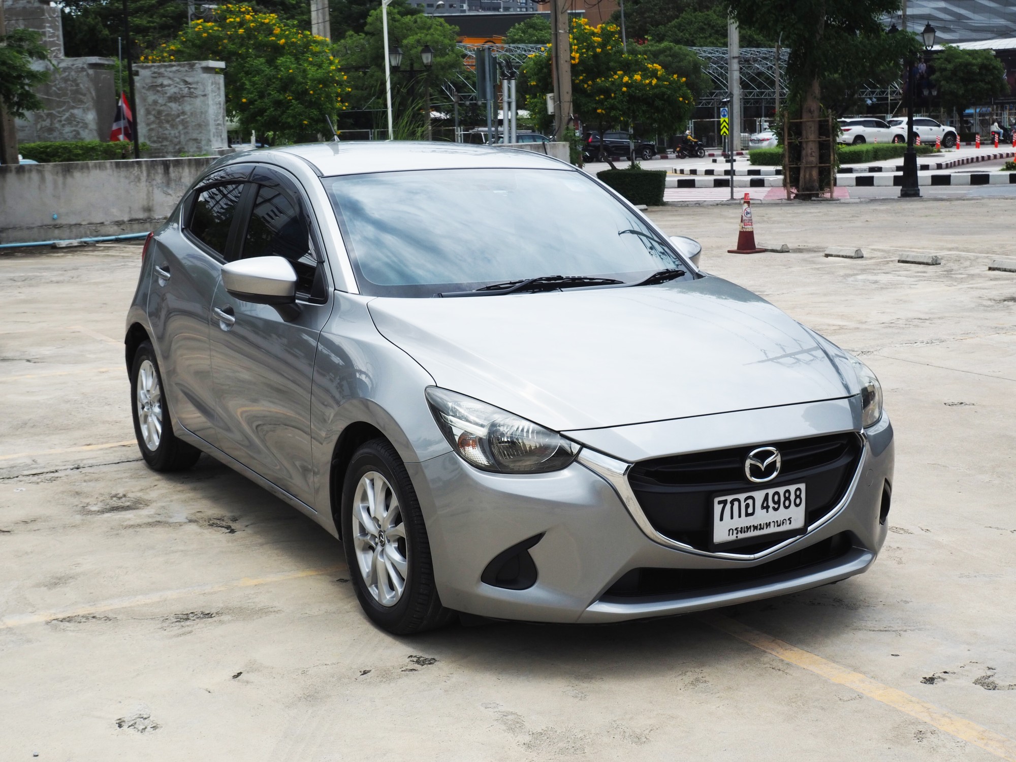 2018 Mazda 2 Hatchback (5 ประตู) สีเงิน