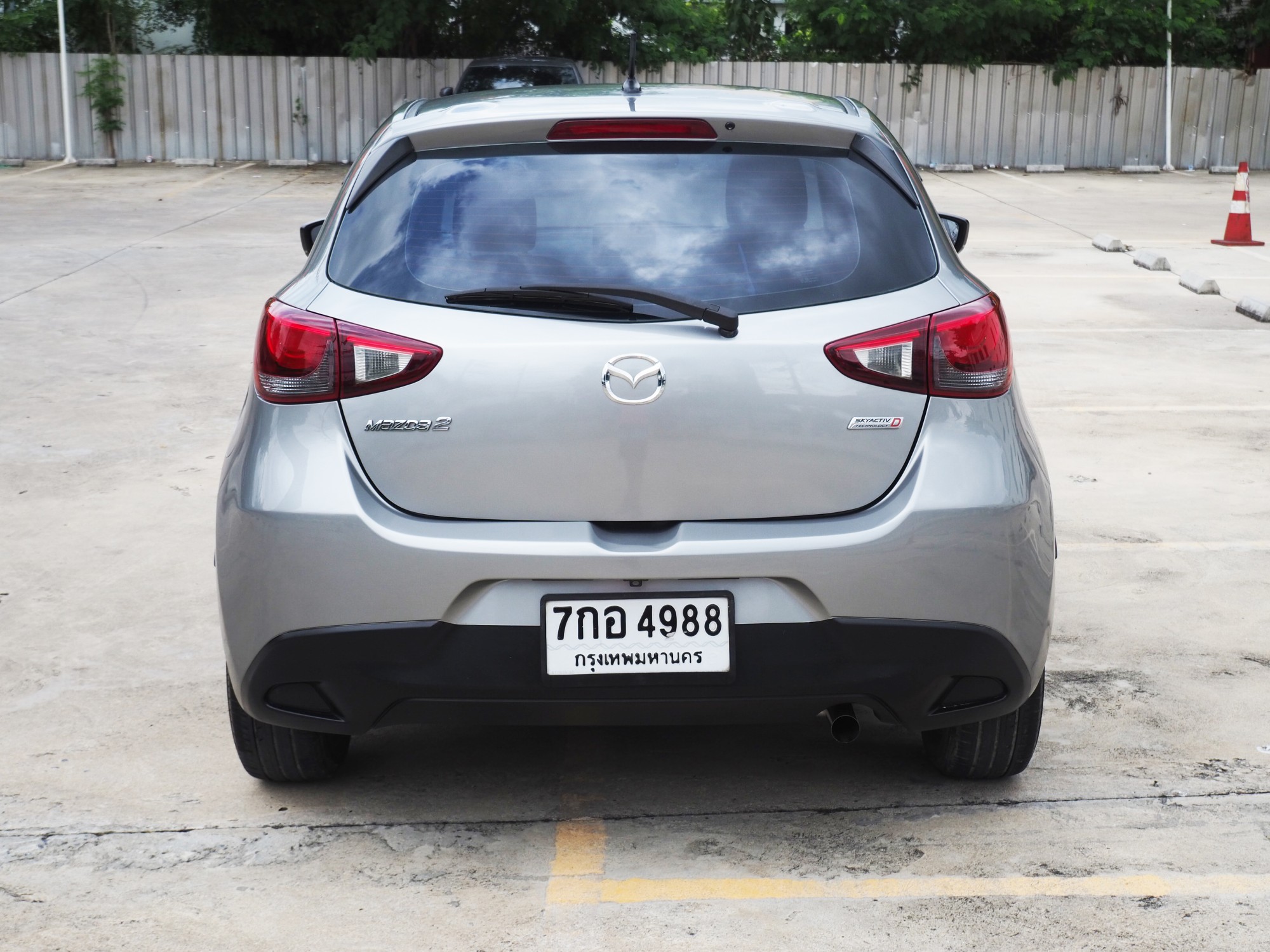 2018 Mazda 2 Hatchback (5 ประตู) สีเงิน