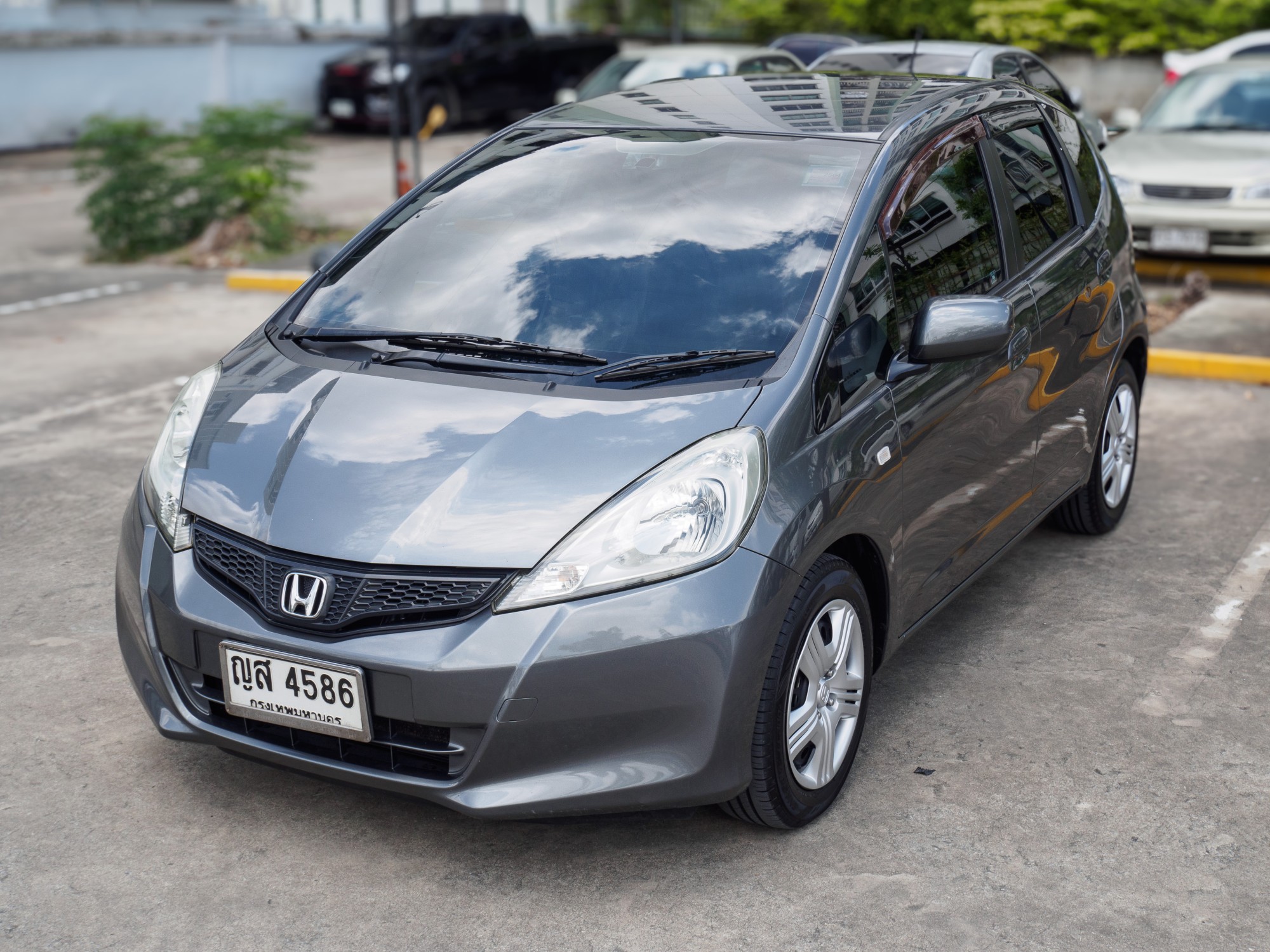 2011 Honda Jazz GE สีเทา