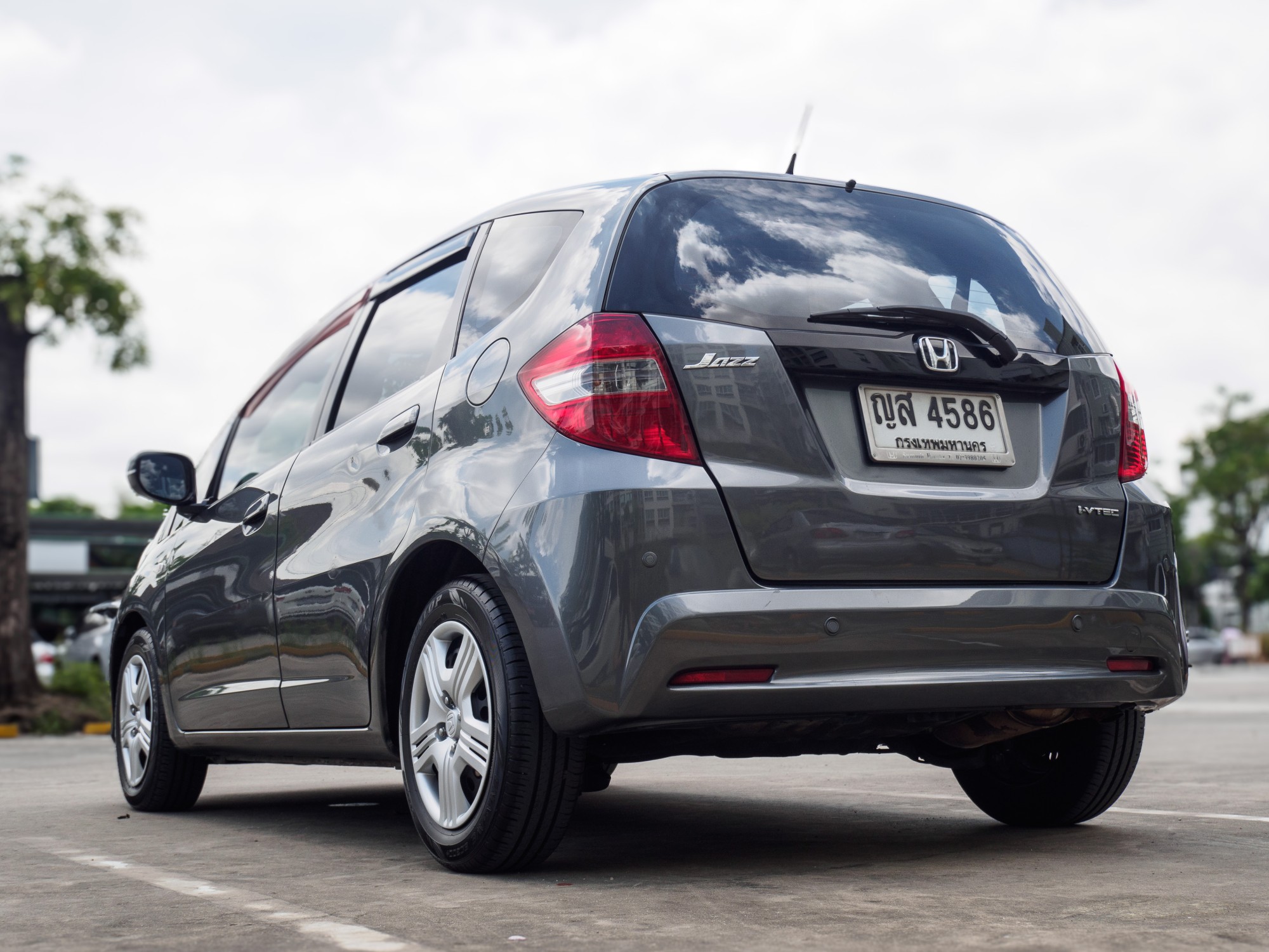 2011 Honda Jazz GE สีเทา