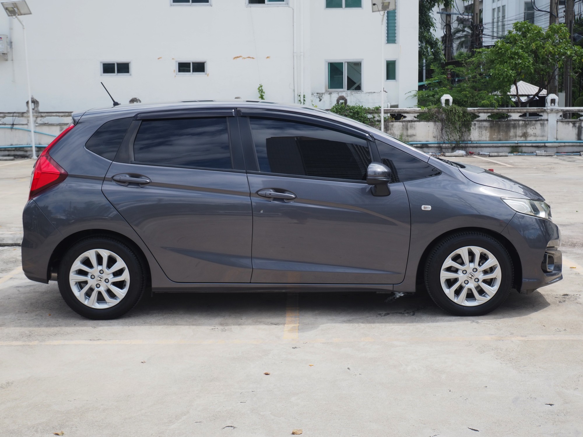 2017 Honda Jazz GK สีเทา