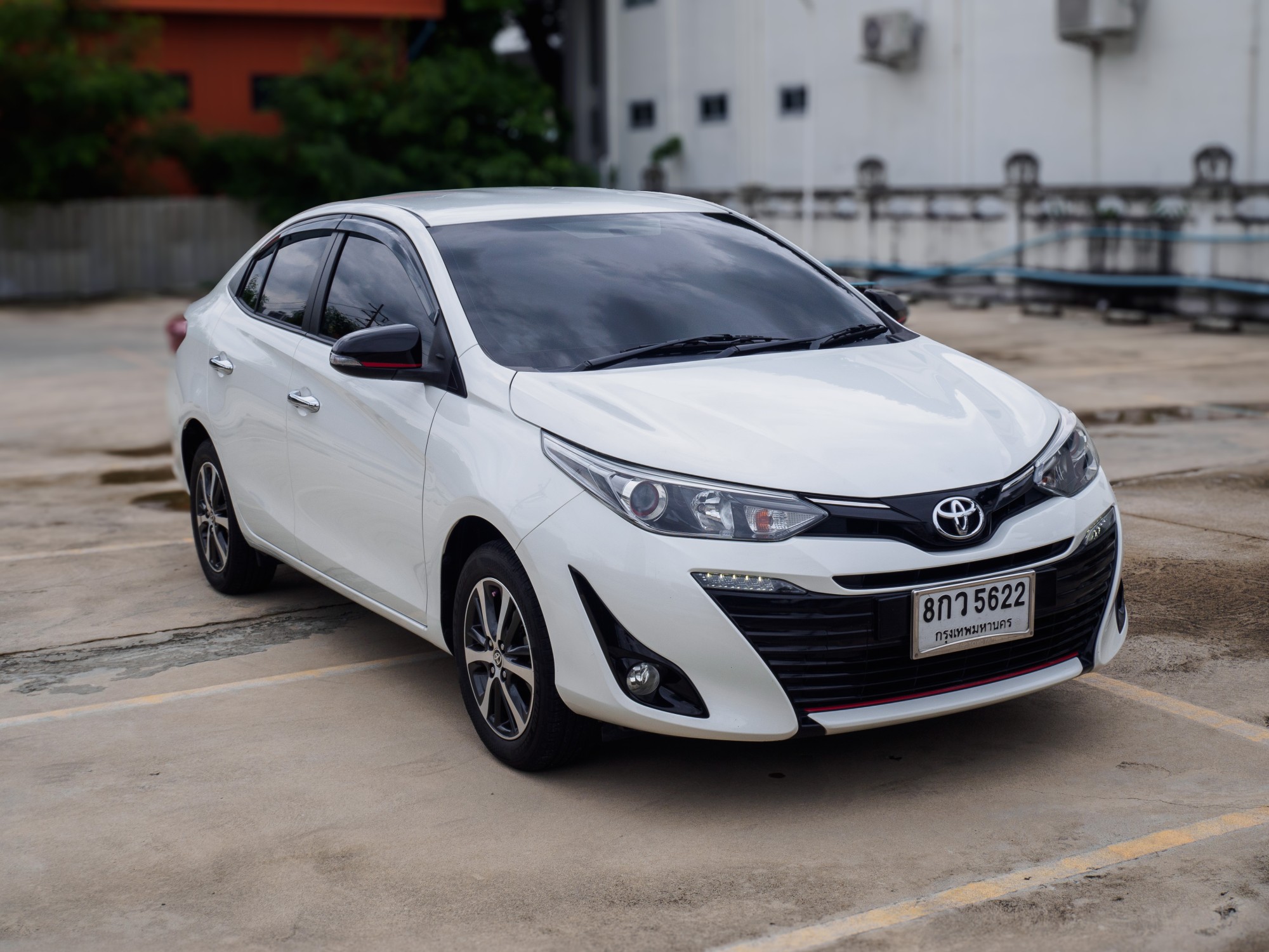 2019 Toyota Yaris Ativ สีขาว