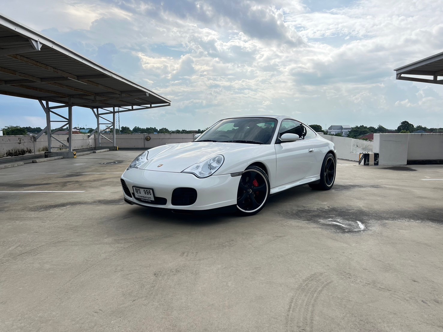 2003 Porsche 911 996 สีขาว