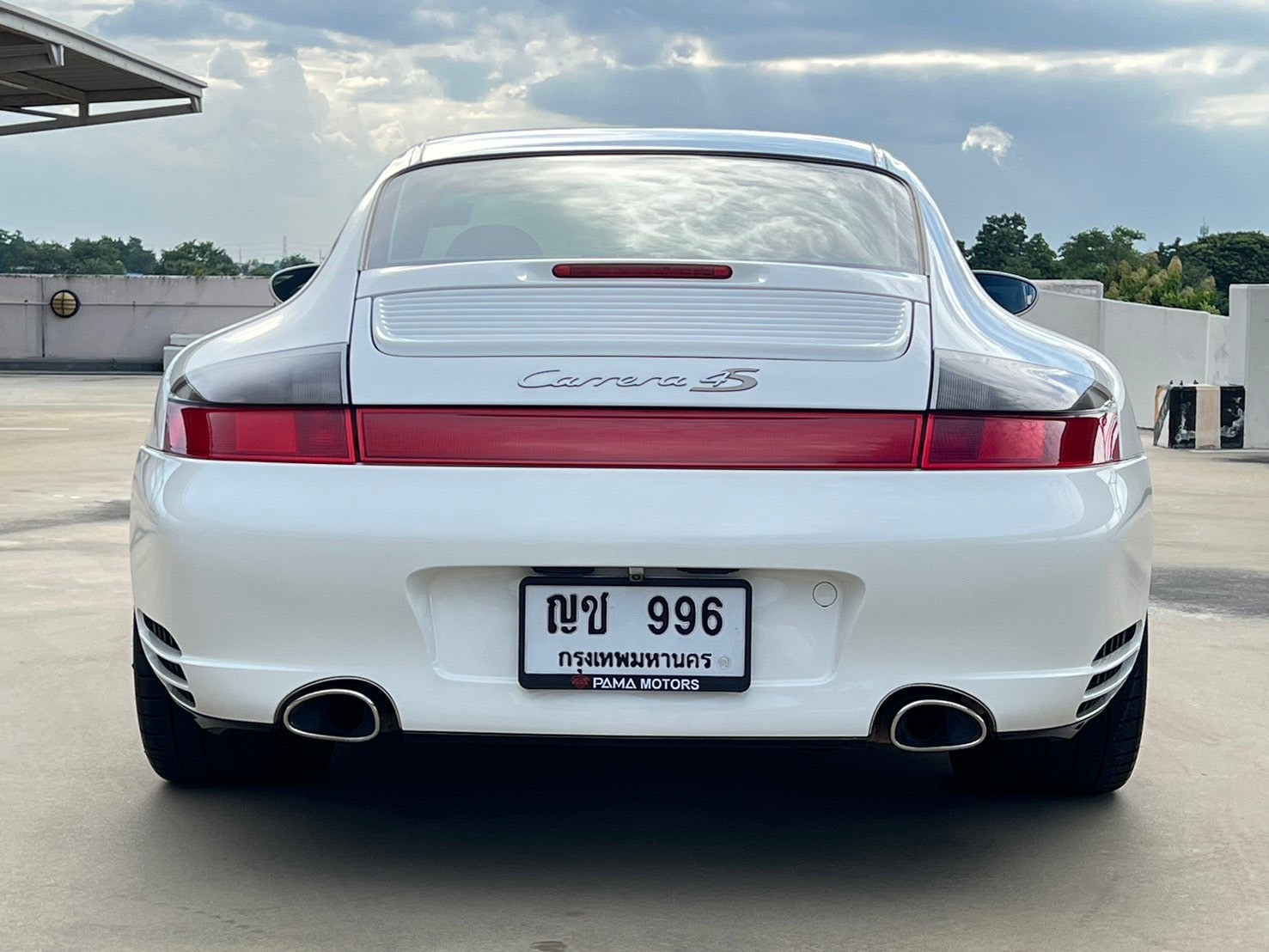 2003 Porsche 911 996 สีขาว