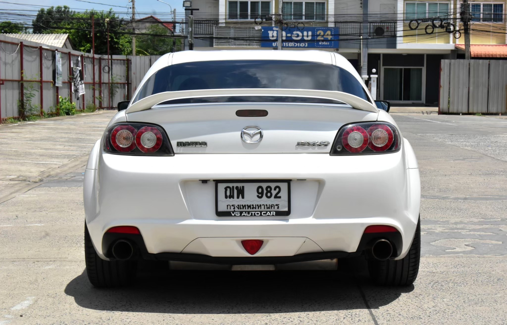 Mazda Rx-8 : ออโต้ : เบนซิน ขาว 2009 ไมล์: 1xx,xxx Km. โทร.092-2639576 เอ่