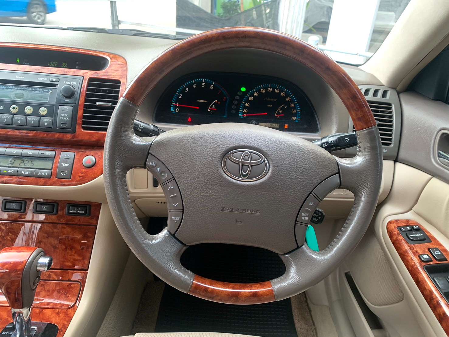 2005 Toyota Camry สีเงิน