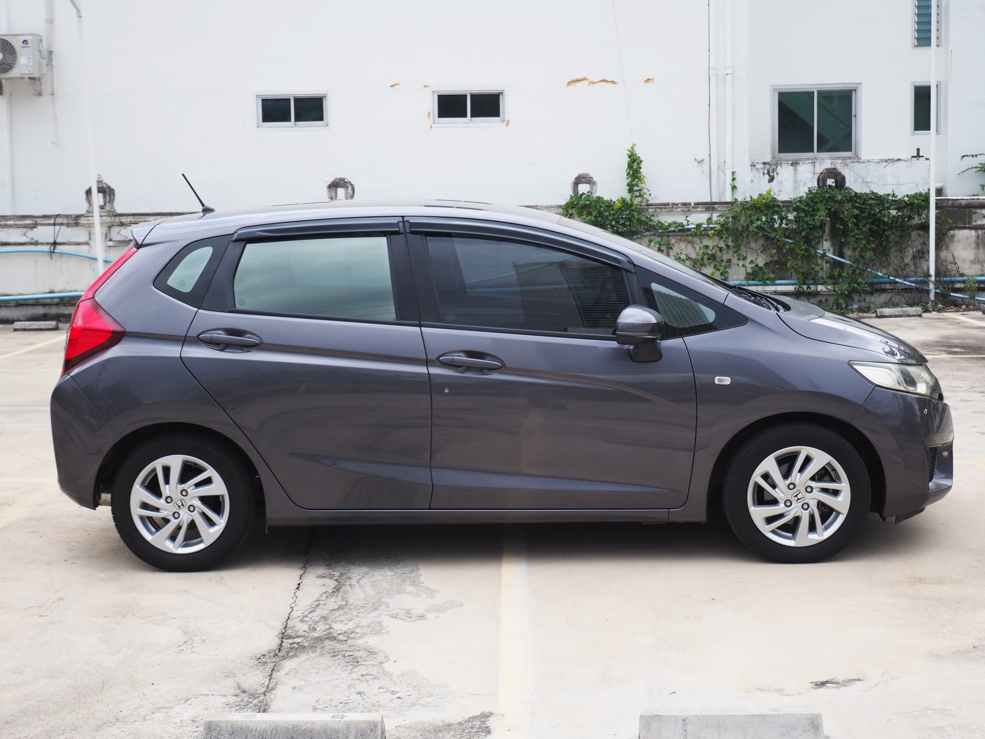 2015 Honda Jazz GK สีเทา