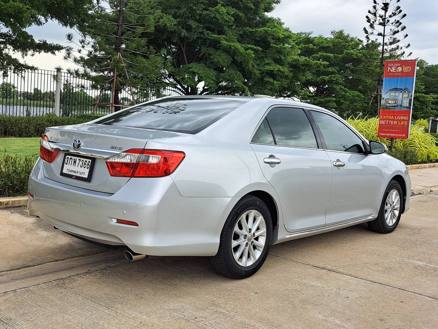 TOYOTA CAMRY 2.0G ปี2014แท้ ปุ่มSTART ไมล์น้อย 107,xxx Km.แท้ น็อตไม่ขยับ สภาพดีมาก