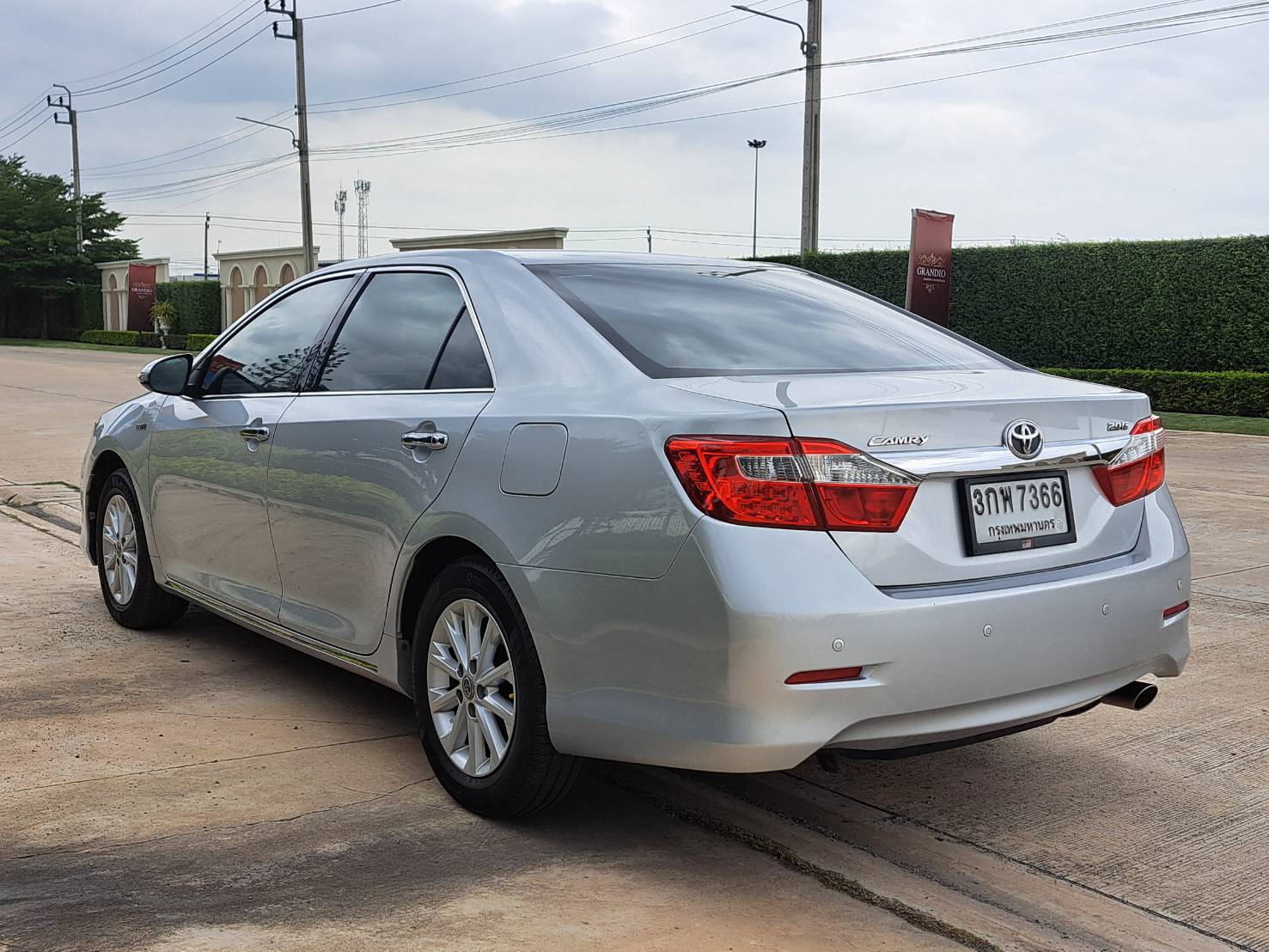 TOYOTA CAMRY 2.0G ปี2014แท้ ปุ่มSTART ไมล์น้อย 107,xxx Km.แท้ น็อตไม่ขยับ สภาพดีมาก