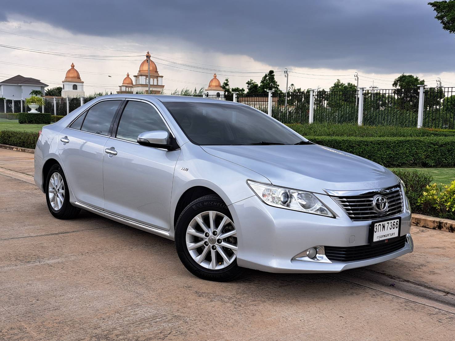 TOYOTA CAMRY 2.0G ปี2014แท้ ปุ่มSTART ไมล์น้อย 107,xxx Km.แท้ น็อตไม่ขยับ สภาพดีมาก