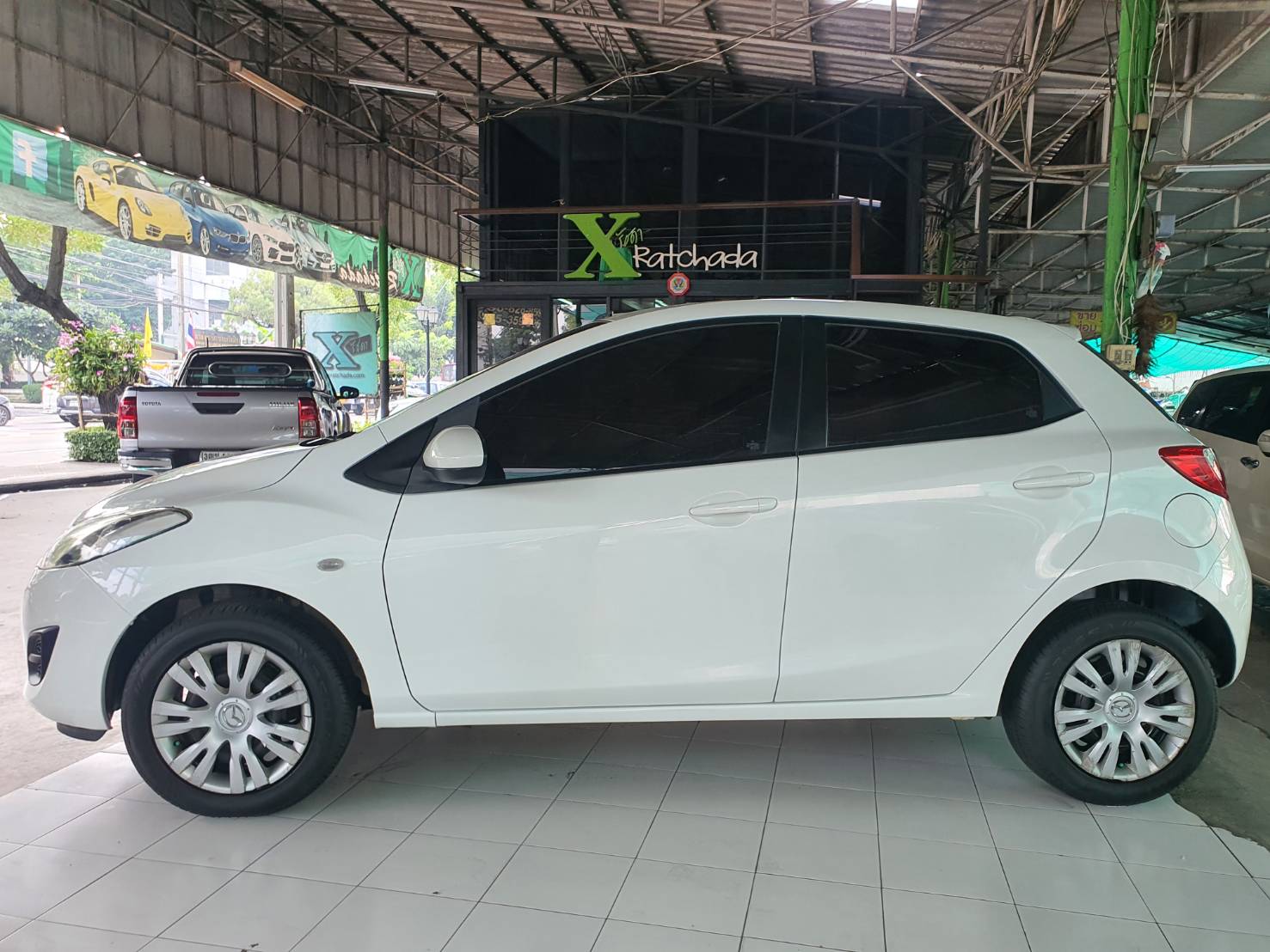 ขาย Mazda 2 สีขาว 5ประตู ปี2010 เกียร์ธรรมดา มือหนึ่งวิ่งน้อย