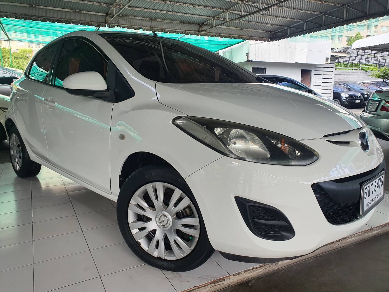 ขาย Mazda 2 สีขาว 5ประตู ปี2010 เกียร์ธรรมดา มือหนึ่งวิ่งน้อย