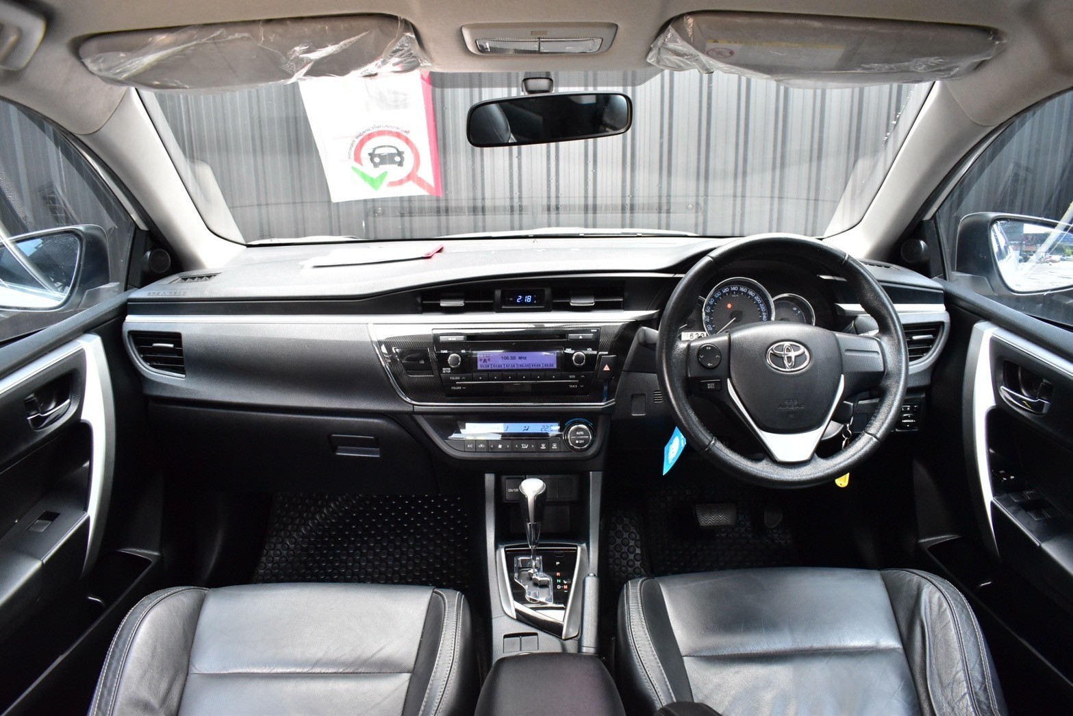 Toyota Altis 1.8ESport ปี 2014 auto ไมล์ 93,000 กม.ฟรีดาวน์