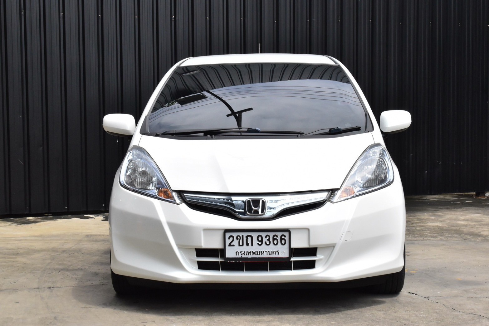 HONDA Jazz hybrid 1.3 ปี 2013 auto ไมล์ 120,000 กม.